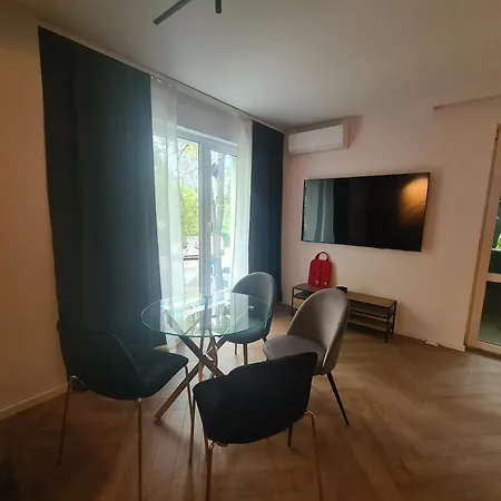 מלון דירות Arena Park