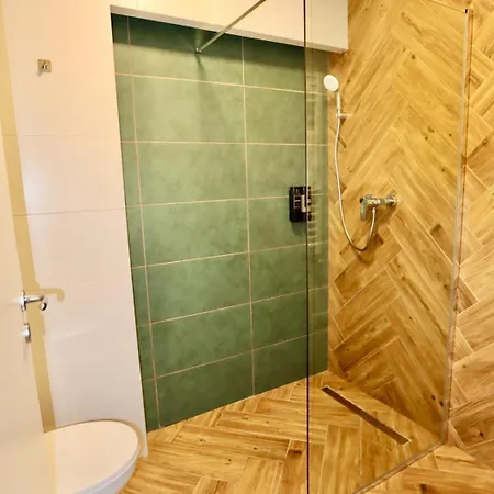 מלון דירות Arena Park